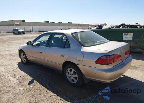 2000 Honda Accord 2.3 Se z USA, uszkodzony, nr VIN 1HGCG6697YA089719